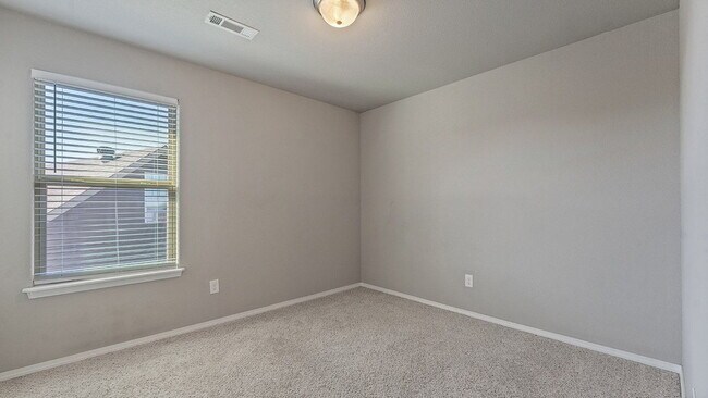 Building Photo - Spacious 4-Bedroom with Elegant Granite Finishes