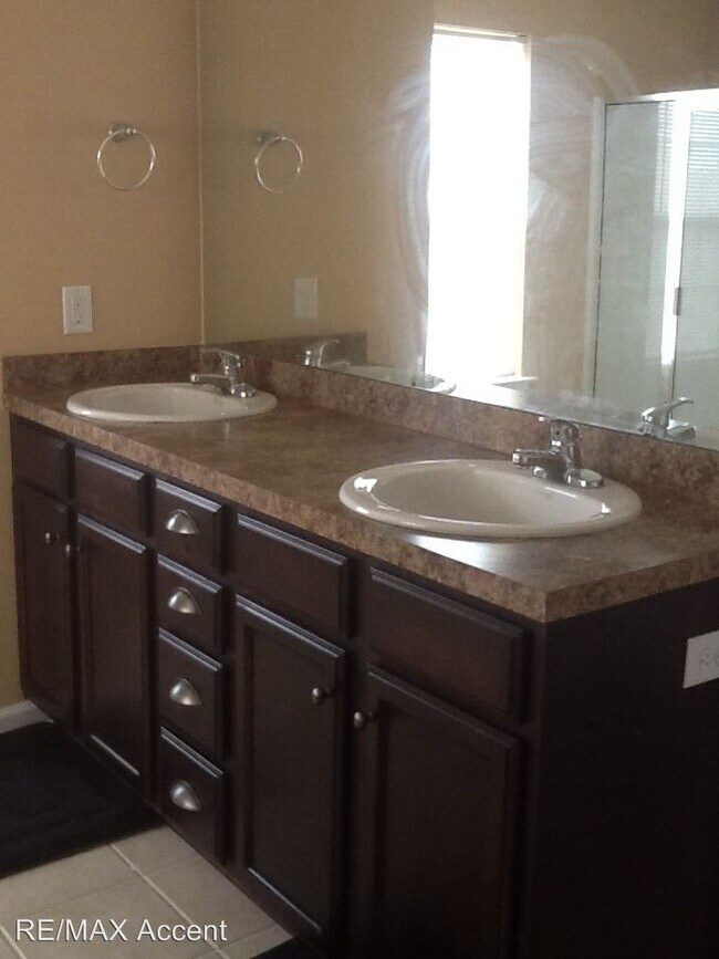 Building Photo - 248 Sweetwater Station Dr