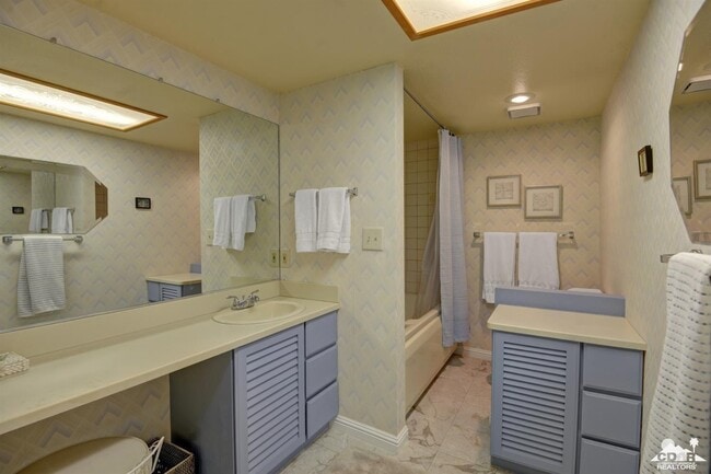 Building Photo - 40461 Bay Hill Way