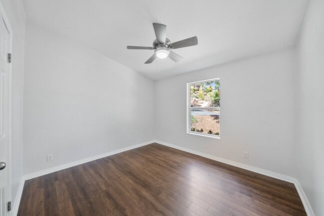 Building Photo - Escondido -Beautiful San Pasqual area ,Spa...