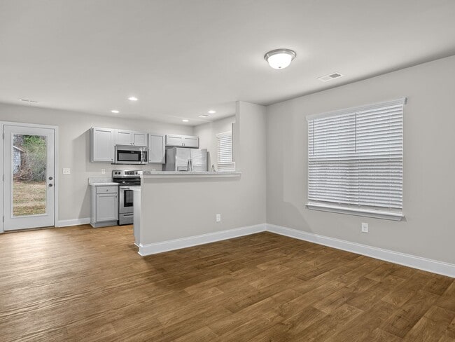 Building Photo - Charming two bedroom two and a half bathroom ready for you to call home!