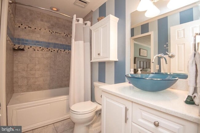 Building Photo - 502 Greenhill Ct