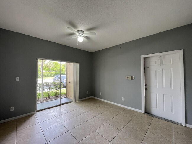 Building Photo - 840 Cypress Park Way