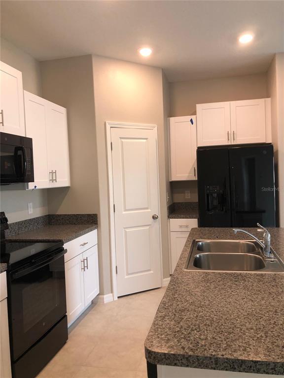 Building Photo - 6765 Emerald Spring Loop