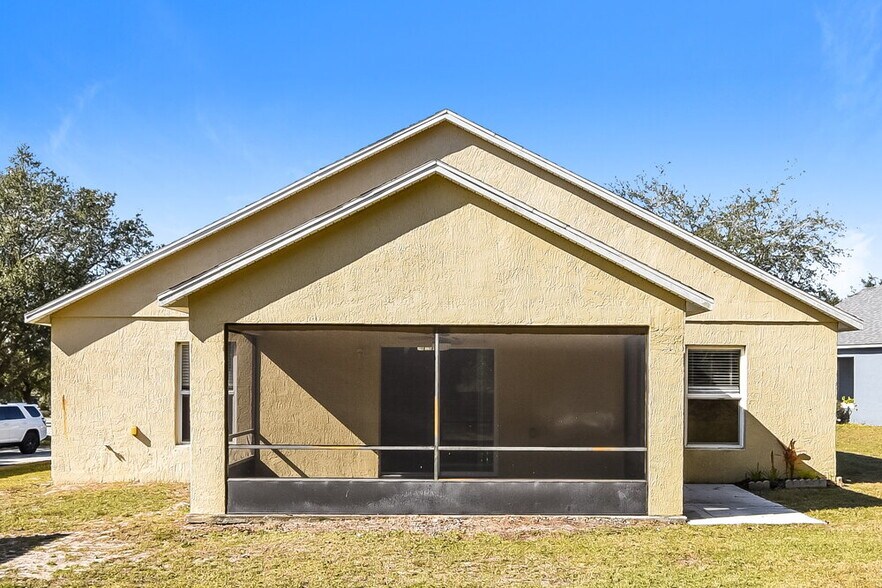 Building Photo - 30400 Pga Dr