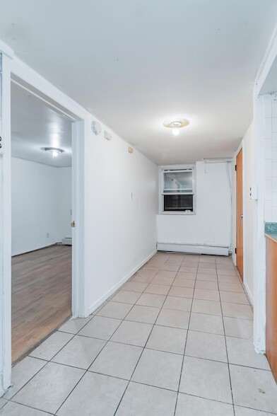 Building Photo - 392 Union St