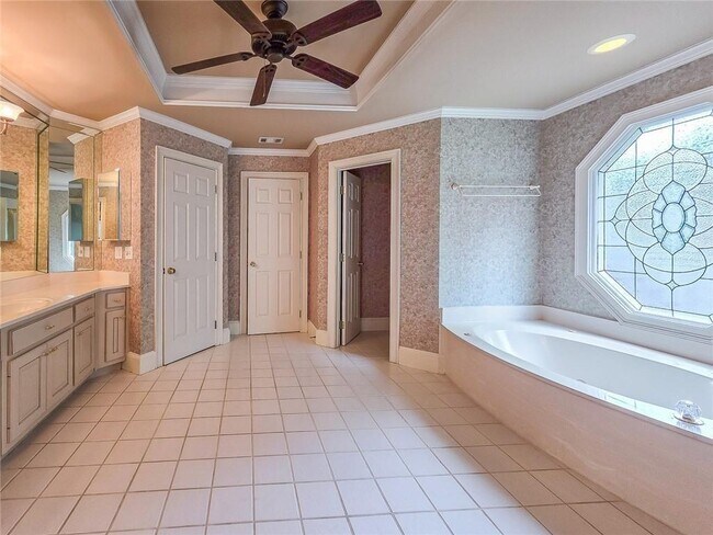 Building Photo - 2502 Oak Hill Overlook