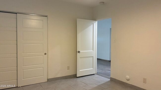 Building Photo - 2336 W Orange Dr