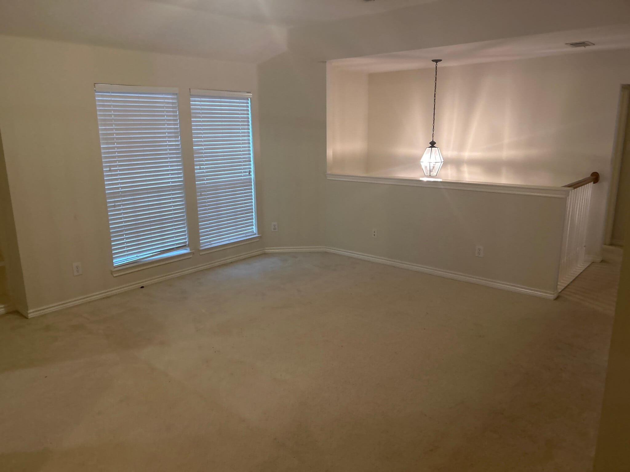 Building Photo - Room in House on Levant Ln