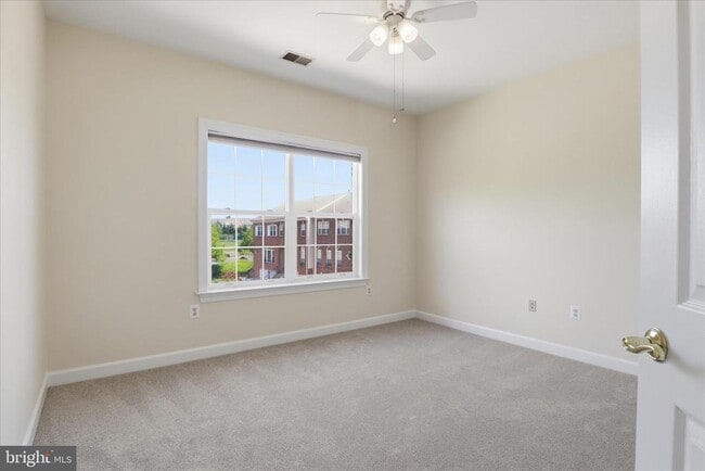 Building Photo - 981 Herons Run Ln