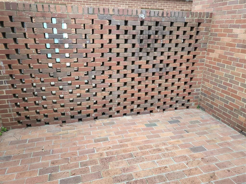 Building Photo - 1516 Charleton Dr