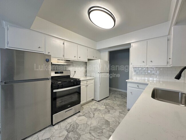 Building Photo - 3009 W Michigan Ave