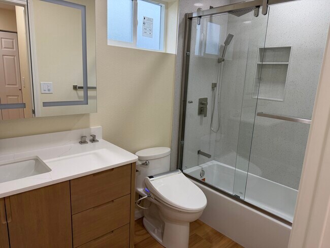 Building Photo - 3975 Altamont Ave