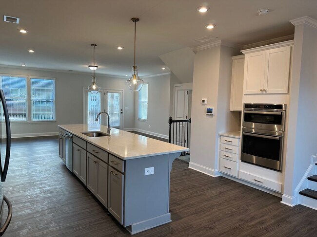 Building Photo - 410 Herring Dr