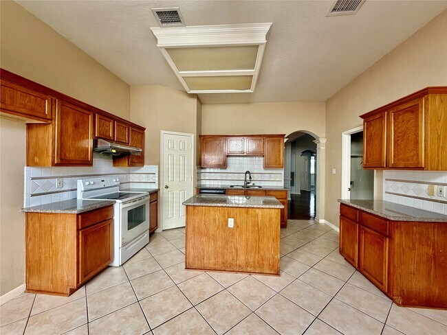 Building Photo - 21306 Walden Grove Ln