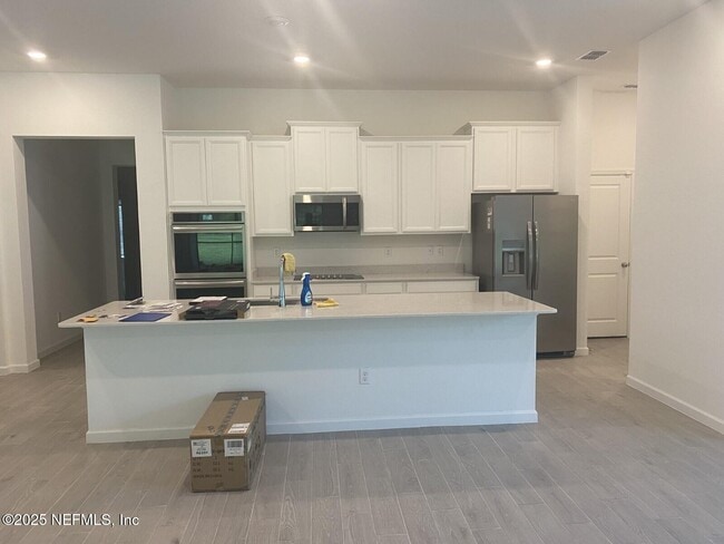 Building Photo - 85704 Stonehurst Pkwy