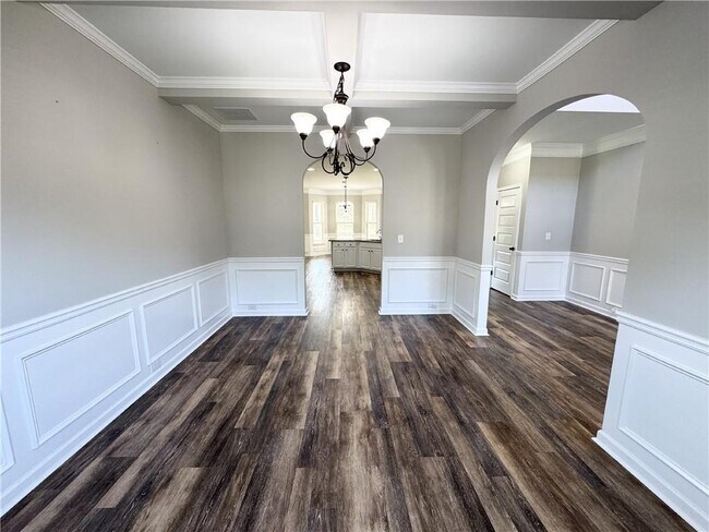 Building Photo - 6135 Stillwood Ln