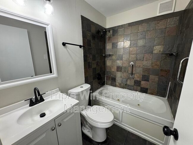 Building Photo - 295 Brackleigh Ln