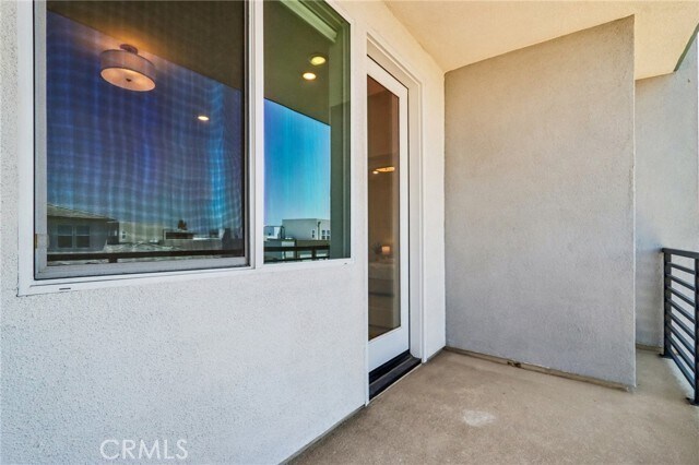 Building Photo - 275 Sash