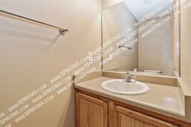 Building Photo - 1204 NW 26th St