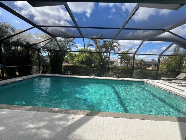 Building Photo - 3177 Clifford St