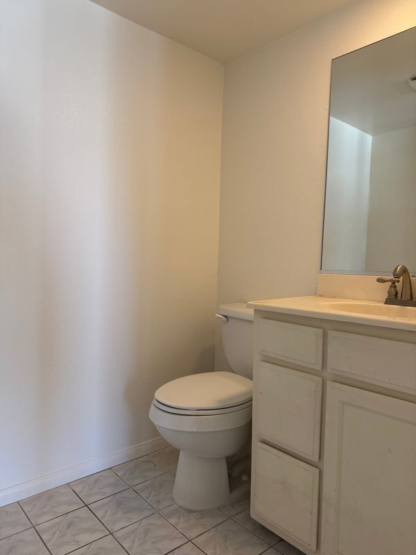 Building Photo - 110 Casuda Canyon Dr