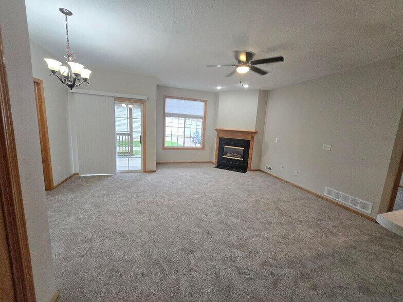 Building Photo - 950 67th St