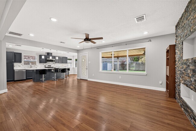 Building Photo - 12930 Kimberley Ln