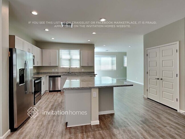 Building Photo - 18928 W Reade Ave