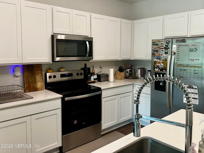 Building Photo - 646 Celtic dr