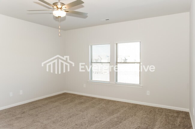 Building Photo - 101 Ashby Pond Dr