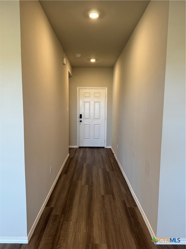 Building Photo - 402 Stone Vly Rd