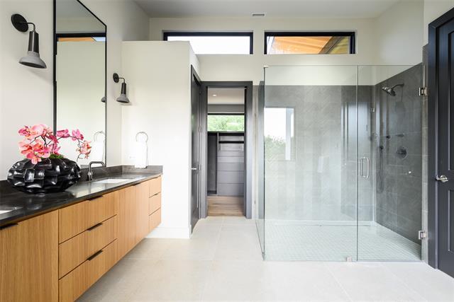 Building Photo - 5023 Lilac Ln