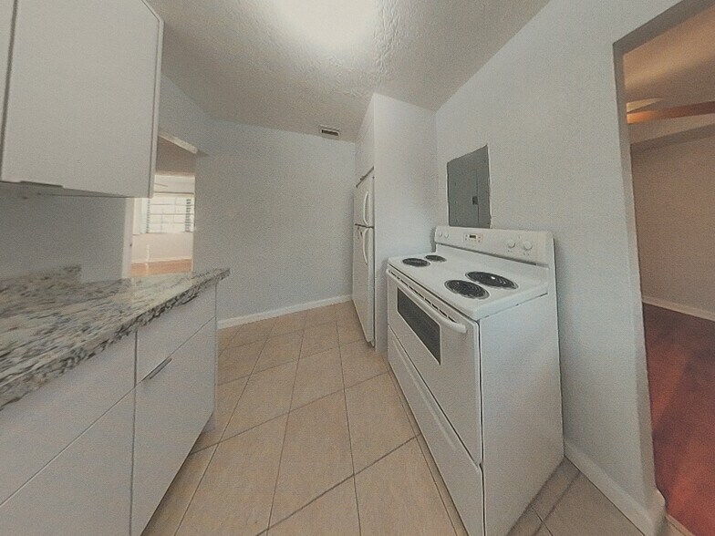 Building Photo - 14901 NW 9th Ct