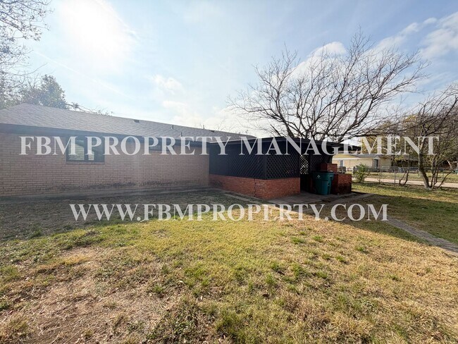 Building Photo - 509 Lake Park Ave