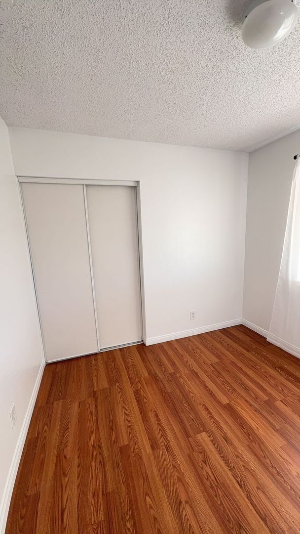 Building Photo - 3 BEDROOM APPLE VALLEY HOME