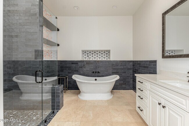 Building Photo - 7002 E Aster Dr