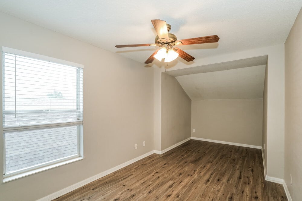 Building Photo - 8574 Deer Chase Dr