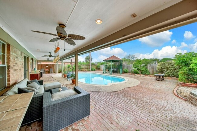Building Photo - 3006 Mesquite Dr
