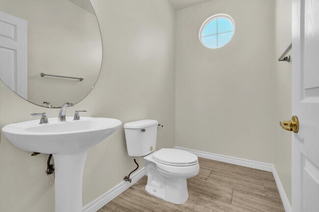 Building Photo - 204 Terra Bella