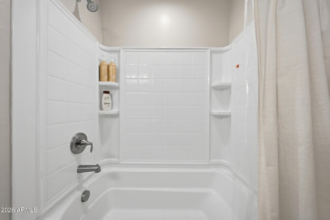 Building Photo - 905 S Canal Dr