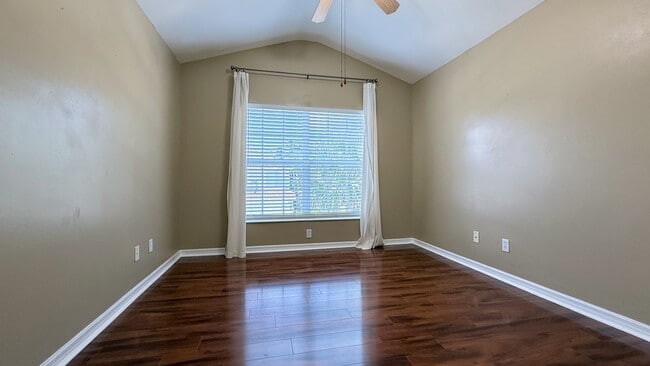 Building Photo - 8431 Village Edge Cir