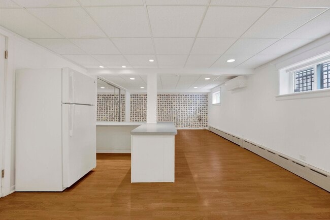 Building Photo - 636 S Euclid Ave