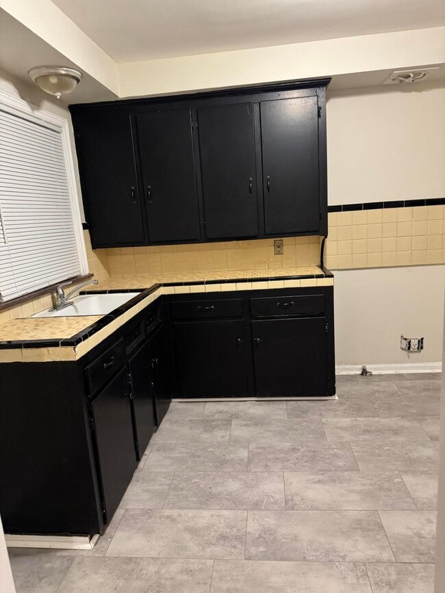 Building Photo - 14079 Edmore Dr