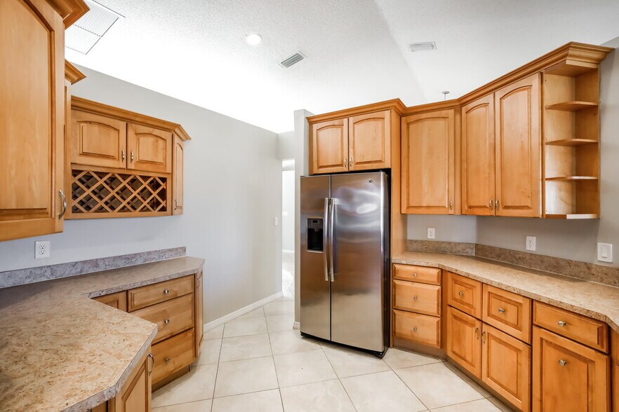Building Photo - 487 SW 169th Terrace