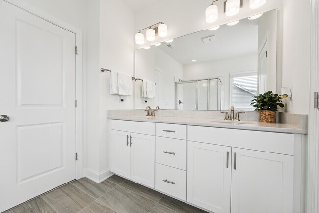 Building Photo - 200 Cloud Berry Ln