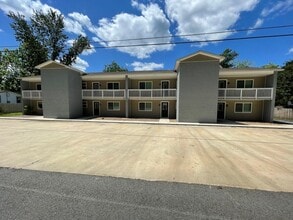 Building Photo - 523 E Main St