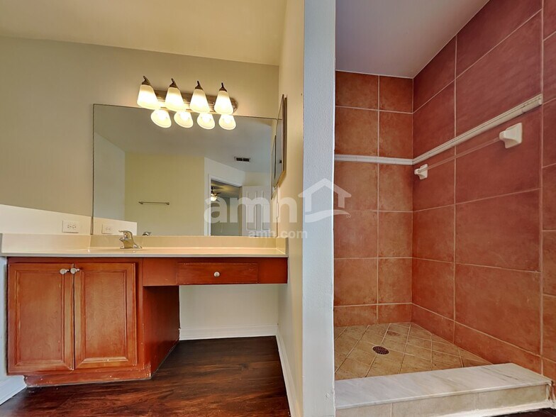 Building Photo - 1234 SW Alesio Ln