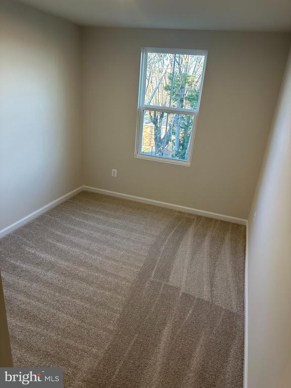 Building Photo - 645 Laurelwood Cir