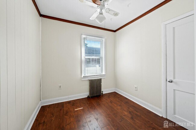 Building Photo - 1775 W 5th St